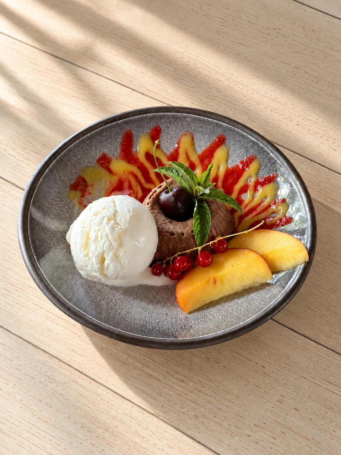 Chocolate fondant with ice cream
