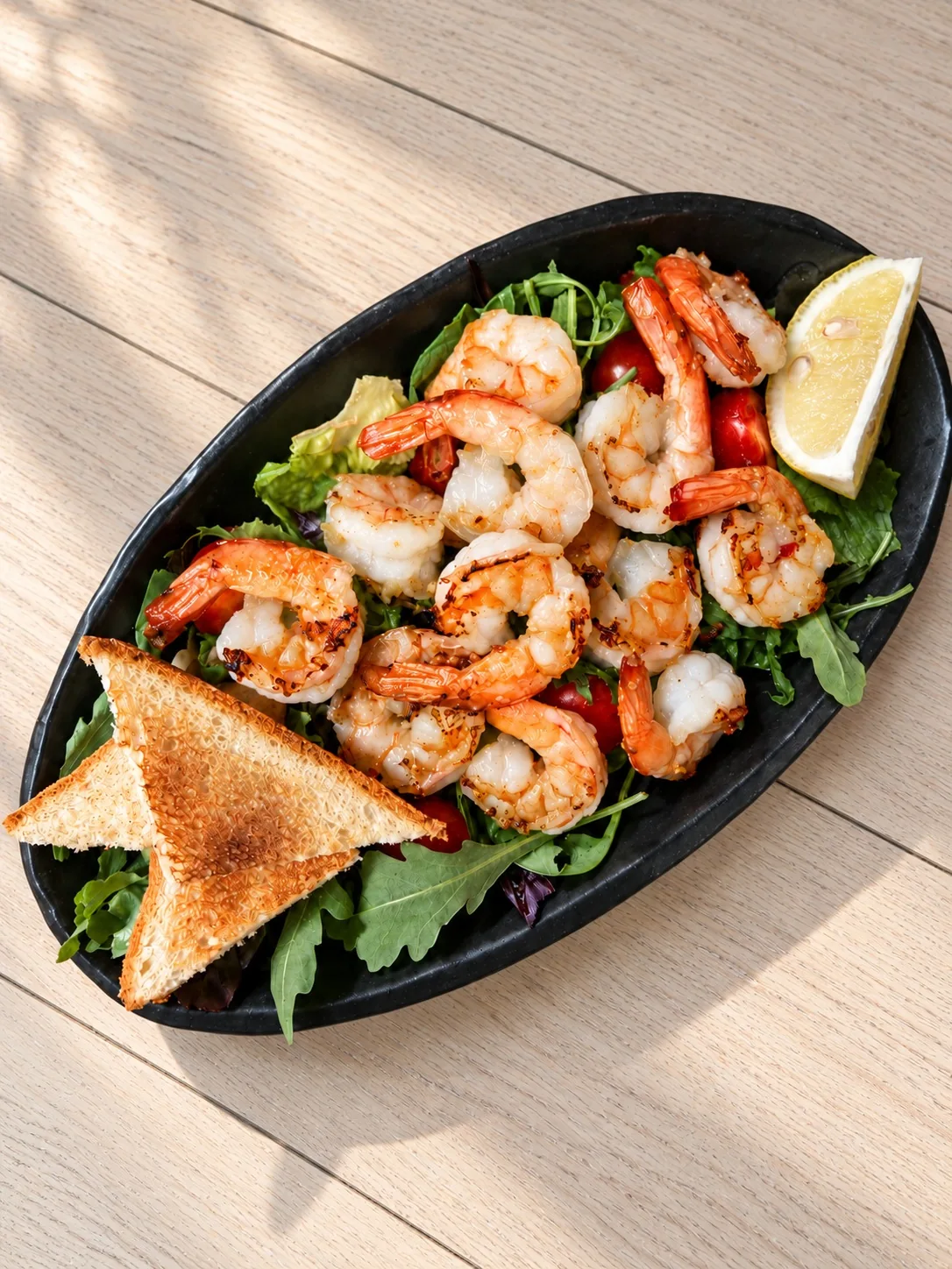 Prawns with salad